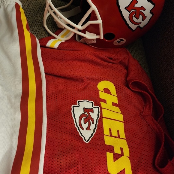 #10 Isiah Pacheco - Picture 5 of 9